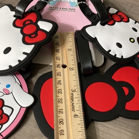 FINAL SALE! NWT! HELLO KITTY & FRIENDS SET OF 4 LUGGAGE TAGS - Picture 14 of 14
